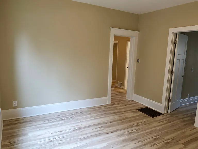 809 S Story St — Photo 3