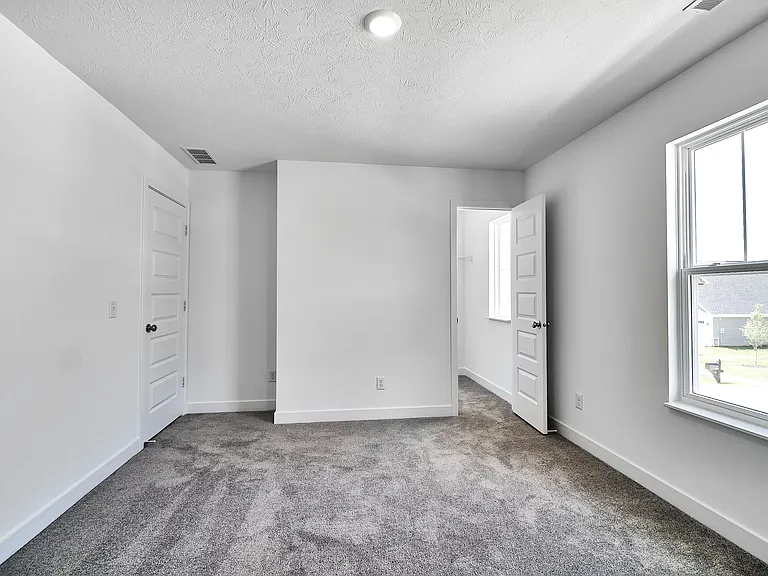 404 W Monroe St — Photo 43