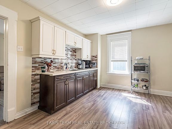 5th image of 275 Gill St