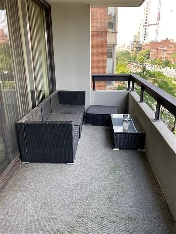 2 bed, 1.0 bath, 885 sqft, $3,600 — Photo 2