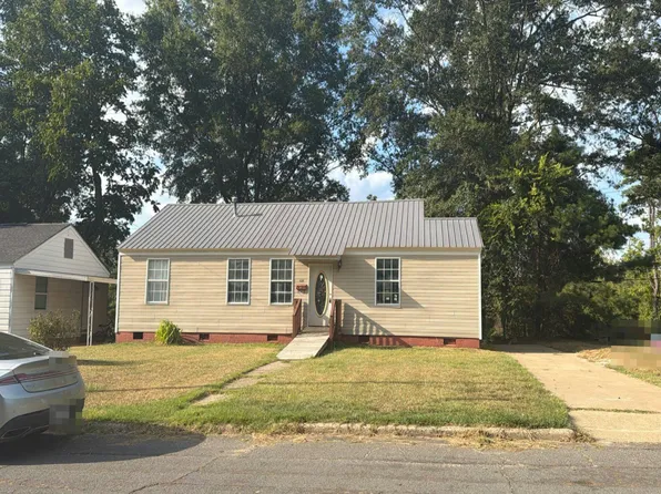 829 Crestwood Rd, Camden, AR 71701