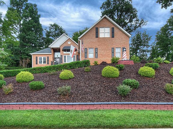 5th image of 612 Glen Oaks Pl