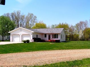 8290 Upton Dr, Shepherd, MI 48883