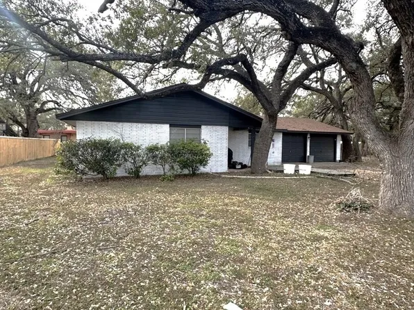 1005 Hondo, Sabinal, TX 78801
