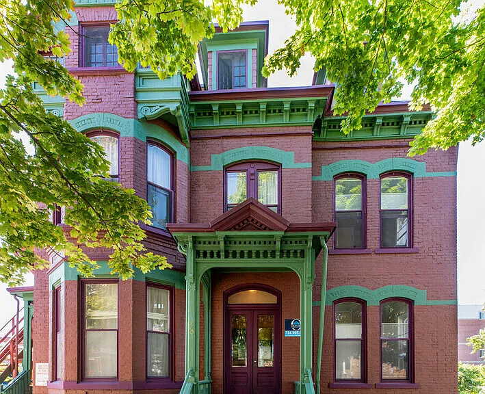 320 S Division St #320-01 — Photo 1
