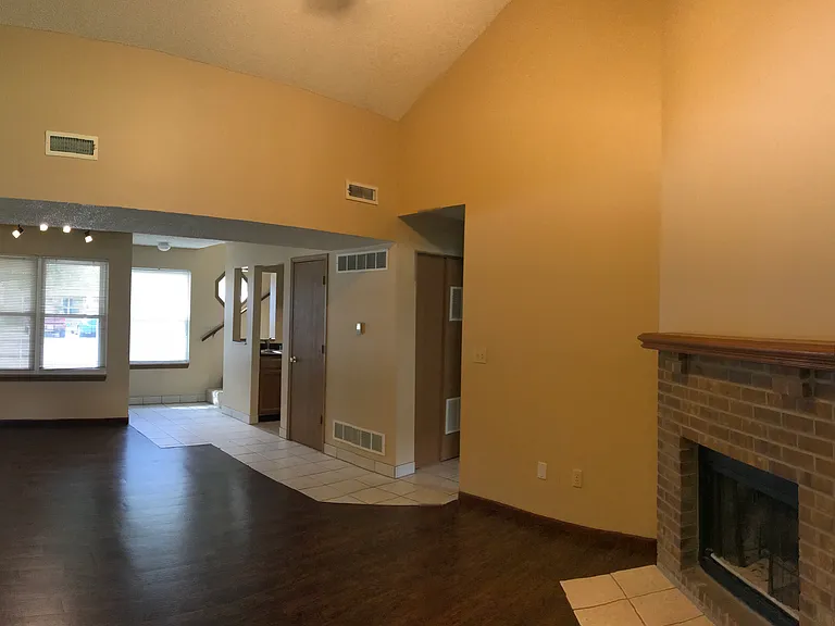 Lorimar Townhomes — Photo 29