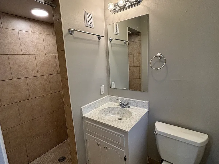1405 Stone St — Photo 24