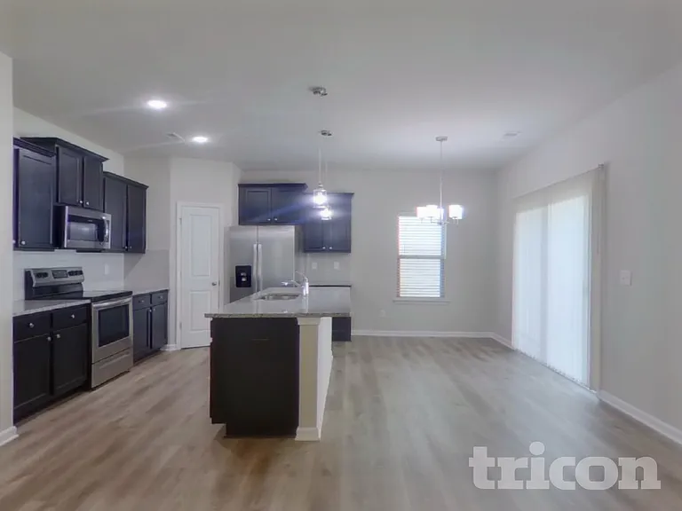 213 Spring Knoll Dr — Photo 3