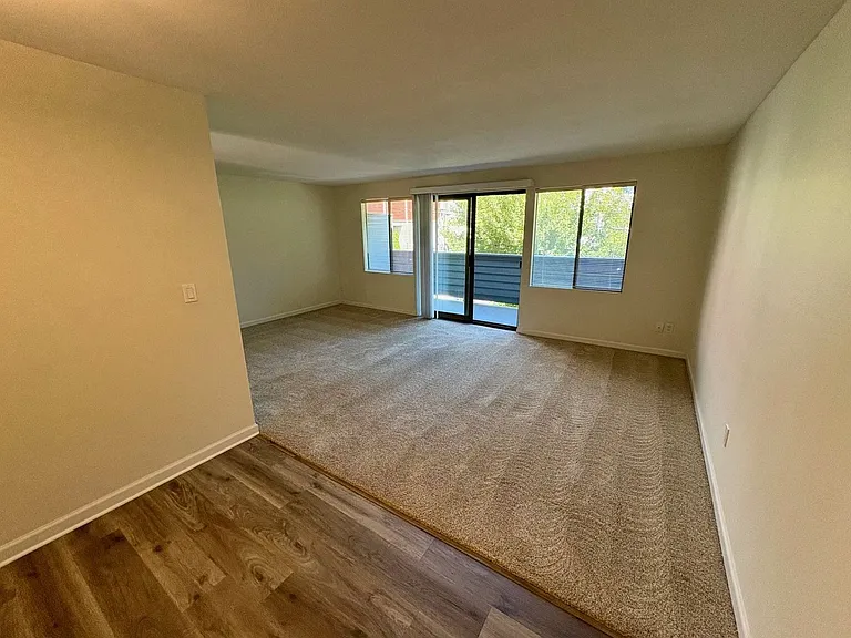 8827 23rd Ave NE — Photo 6