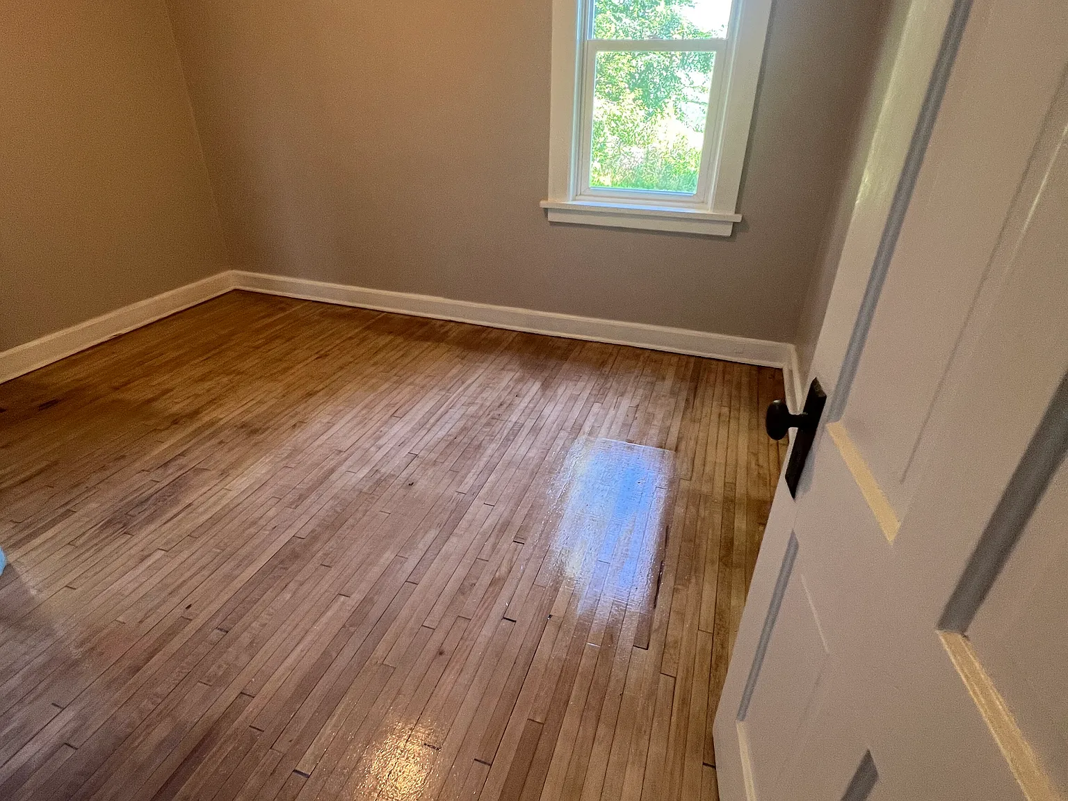 3 bed, 1700 sqft, $1,700 — Photo 2