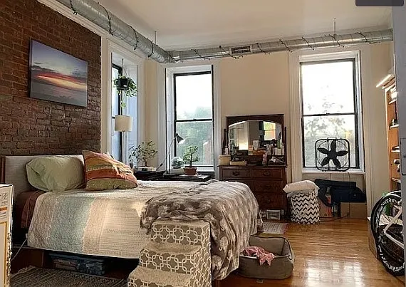 2 bed, 950 sqft, $3,300 — Photo 3