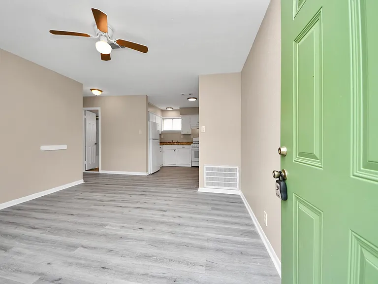 17111 River Rd #C — Photo 4