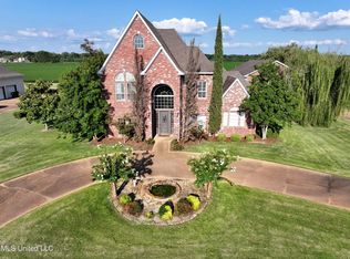 1600 River Oaks Dr, Greenwood, MS 38930