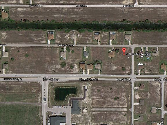 4th image of 1122 NW 24th Ter