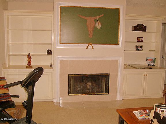 4th image of 23 Fox Valley Dr