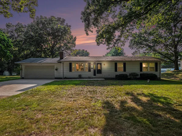 54348 Twin Lakes Rd, Dowagiac, MI 49047