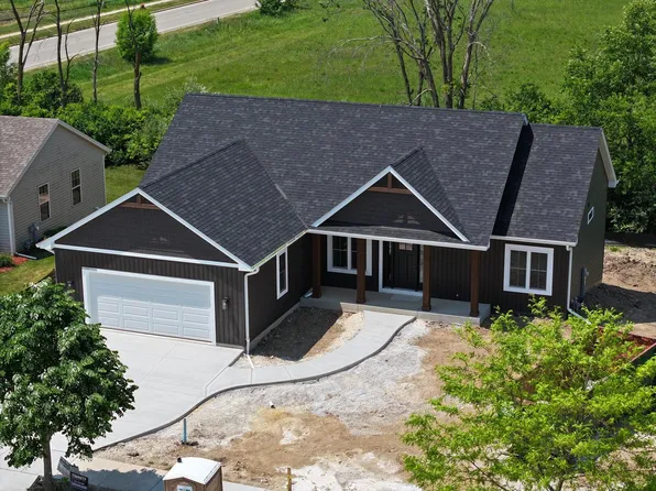 W195N17227 English Oaks DRIVE, Jackson, WI 53037