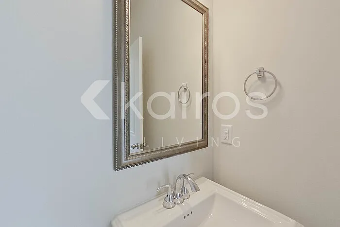 2407 Banyon Cir — Photo 8