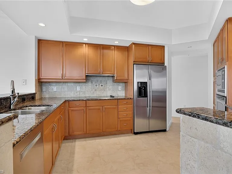 1060 Borghese Ln #1005 — Photo 10