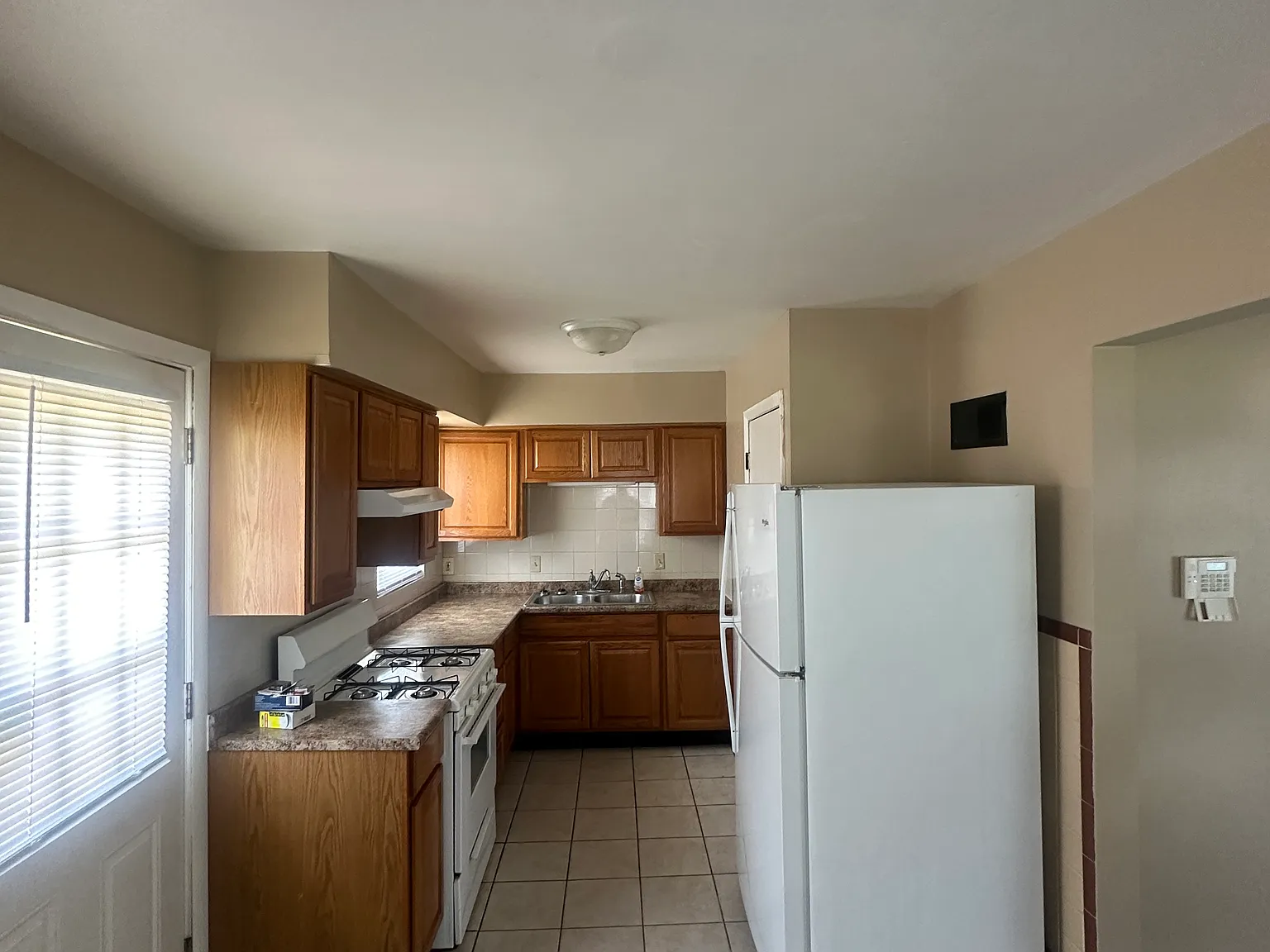 3 bed, 864 sqft, $1,250 — Photo 4