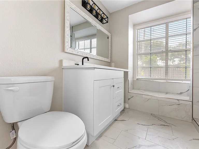 4937 Holmes Dr — Photo 20