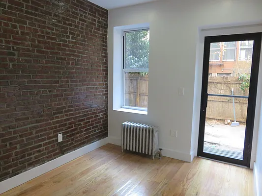 Rented by Majesty Management | media 100