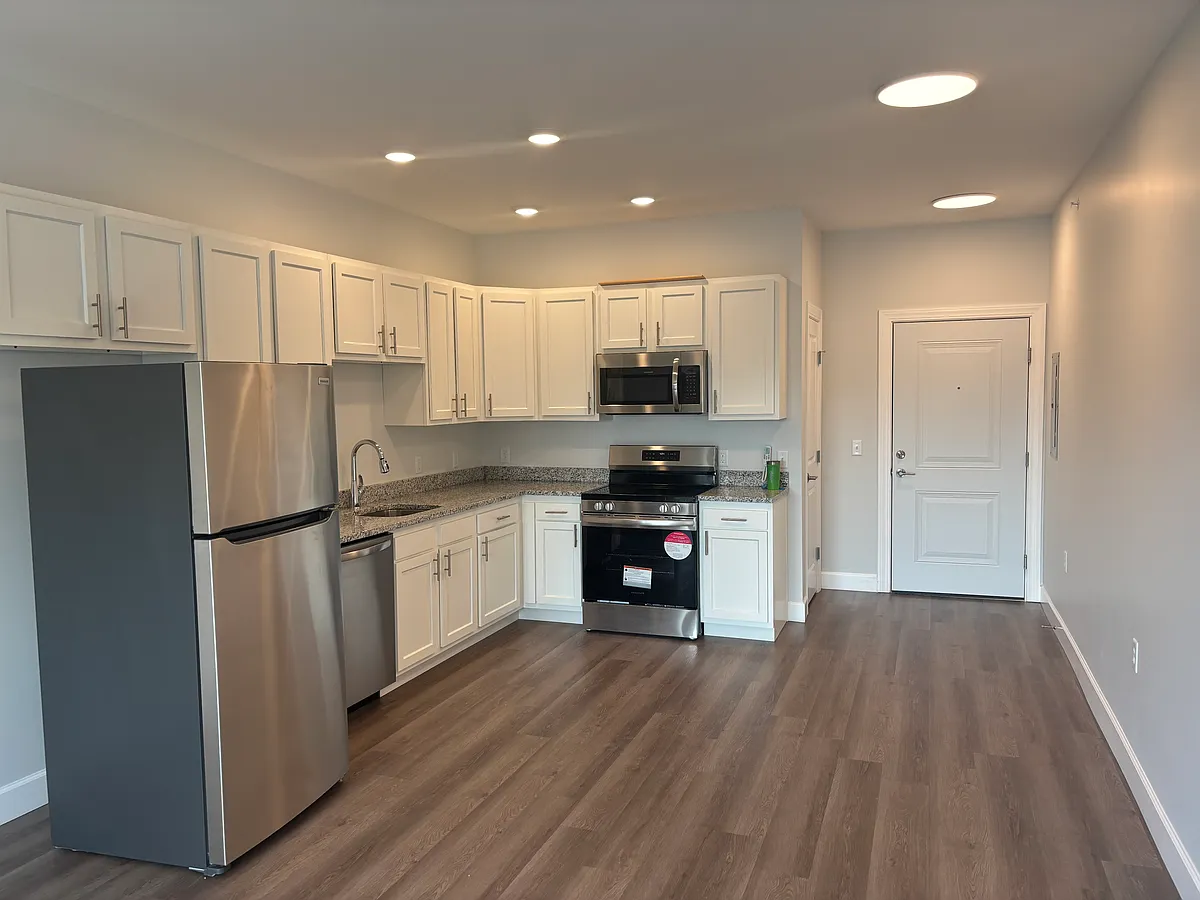 Building Photo - 491 Campbell Ave #304