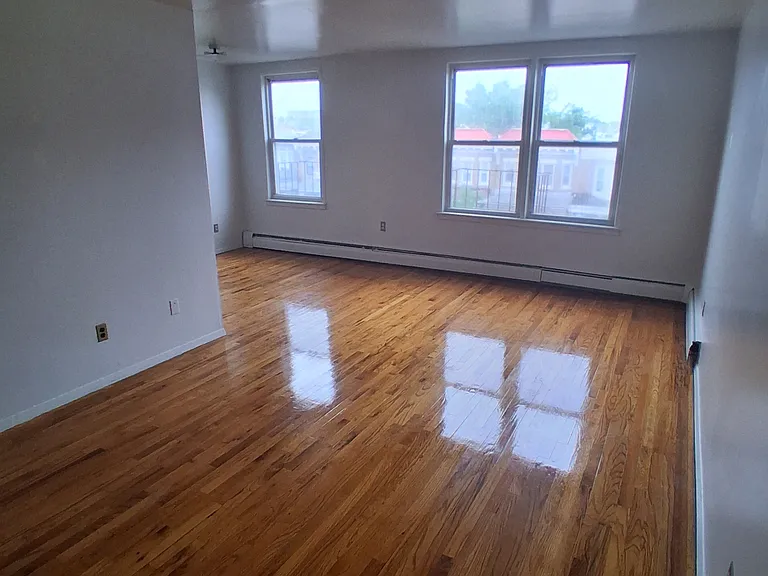 300 E 2nd St #3L — Photo 8