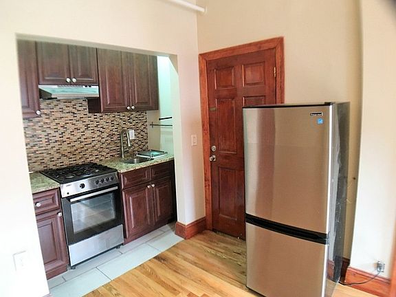 4th image of 59 Mac Donough St #2