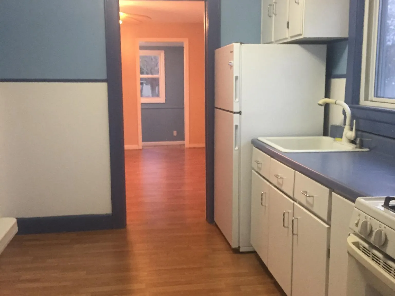 3 bed, 1000 sqft, $2,300 — Photo 4