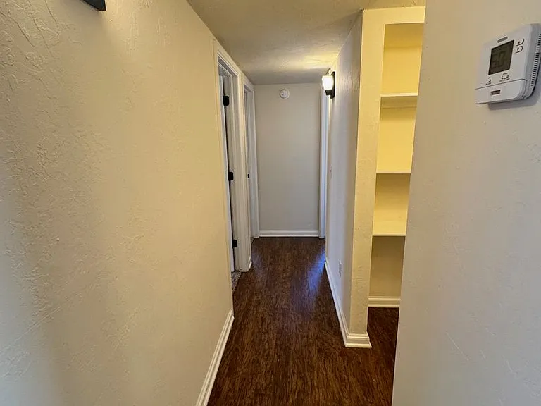 Renaissance Park Apartments — Photo 14