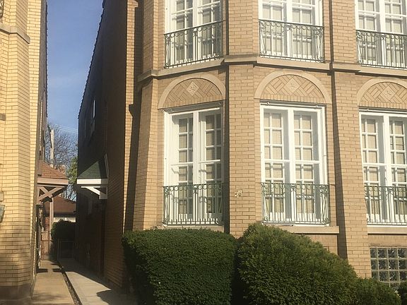 3rd image of 5619 N Richmond St
