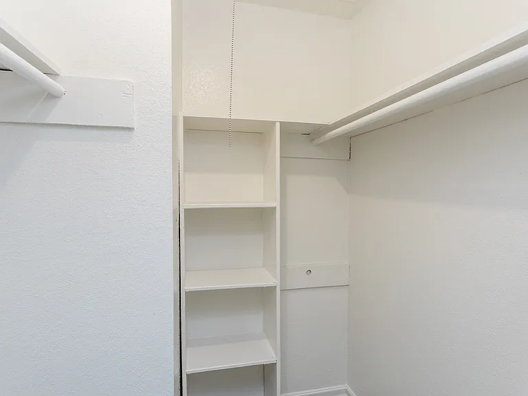 Allendale Village Apartments — Photo 30