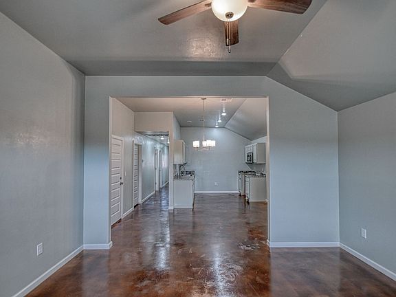 5th image of 2733 Clifton Ter