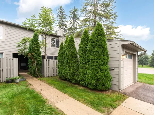 718 Watersedge Dr, Ann Arbor, MI 48105