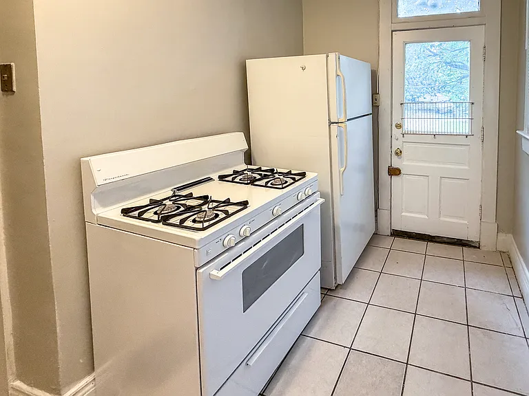 414 14th Ave — Photo 9