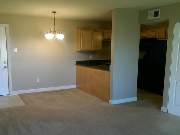 105 Berry St APT 9