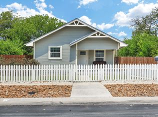 915 W Lynwood Ave, San Antonio, TX 78201