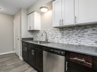 27517 Gateway Dr E #13-206, Farmington, MI
