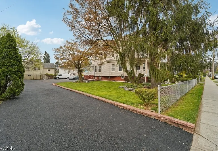 50 Riggs Pl #2 — Photo 28