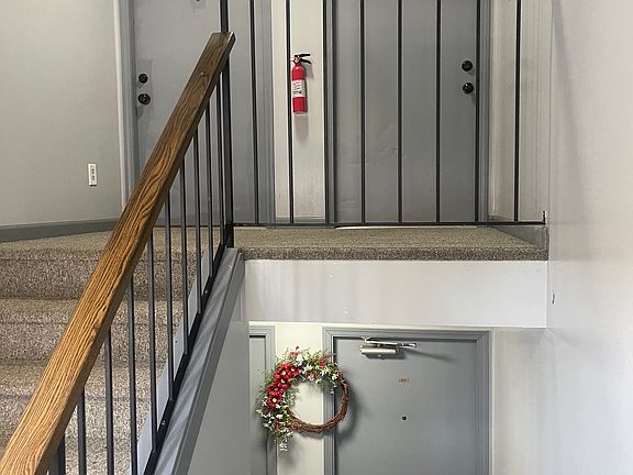 4th image of 4585 Stauffer Ave SE #202