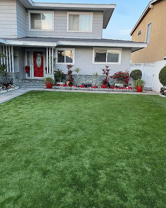1st image of 2621 W 102nd St