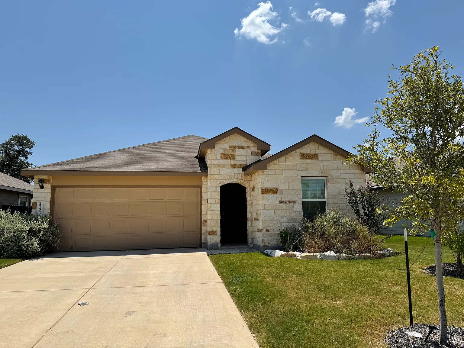 4 bed, 1683 sqft, $2,300 — Photo 1
