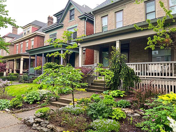 4th image of 365 W Hubbard Ave