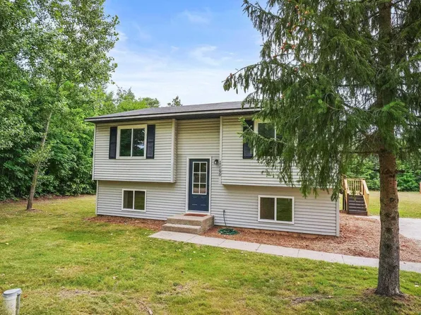 11190 Riley Rd, Interlochen, MI 49643