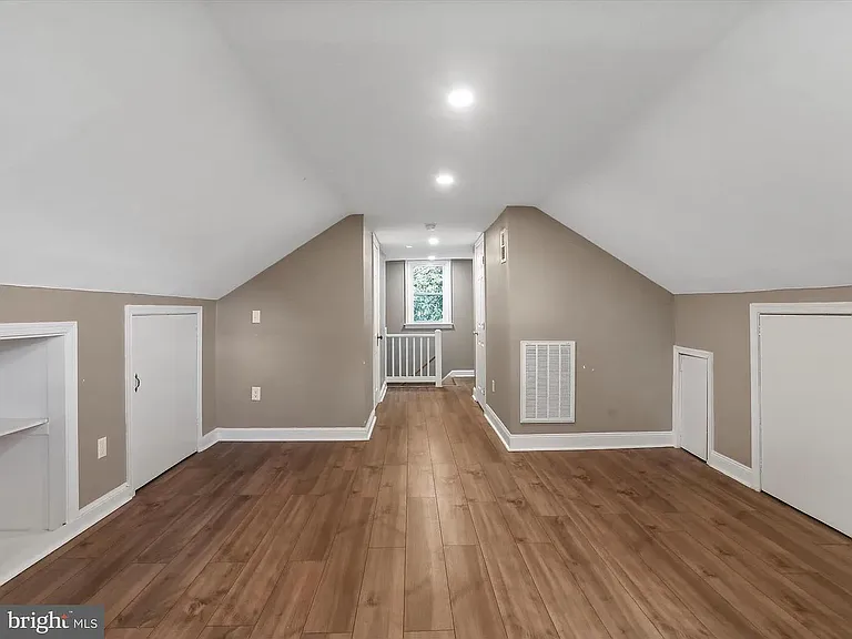 BR3/PLAYROOM TO STAIR