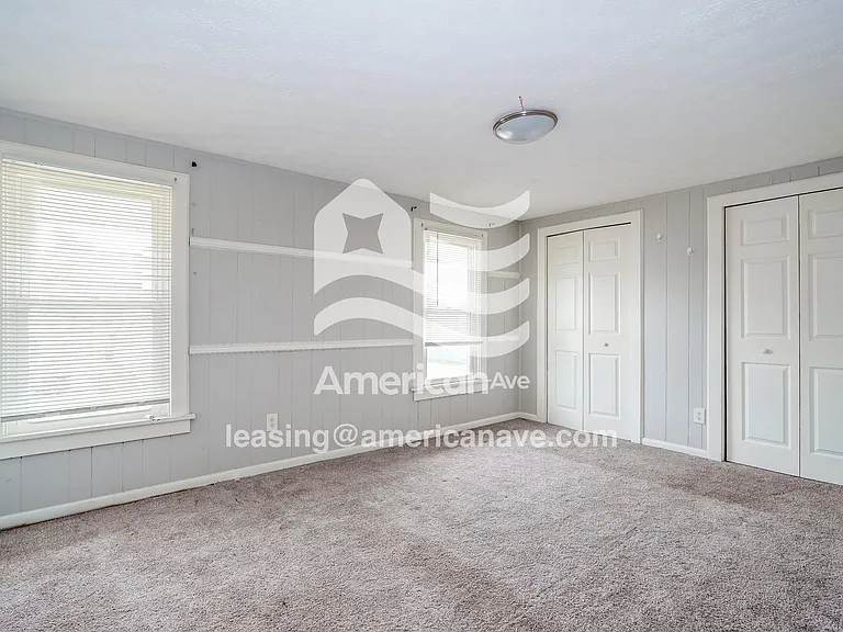 1389041_010_main_bedroom_10.jpg