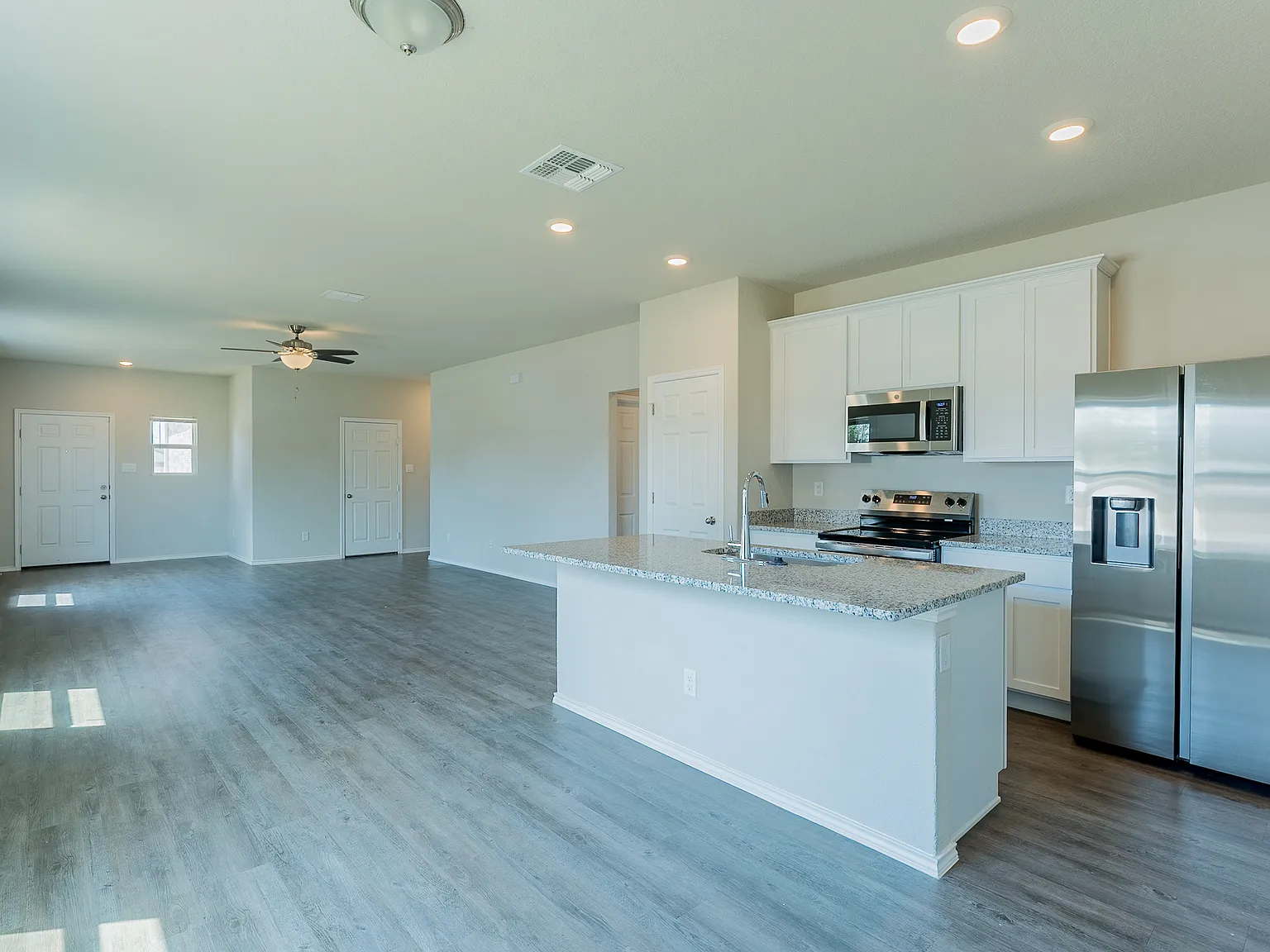 3 bed, 1373 sqft, $1,600 — Photo 4