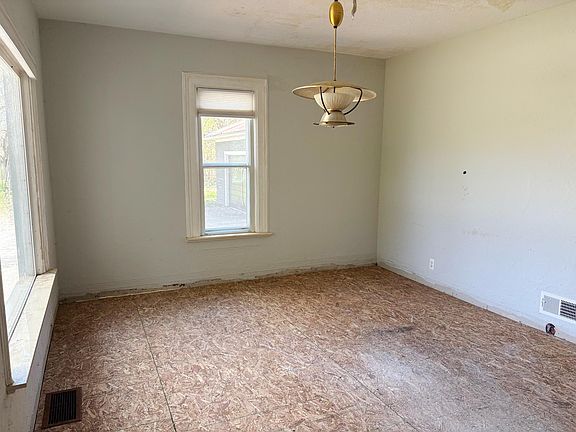 4th image of 5038 E Vienna Rd