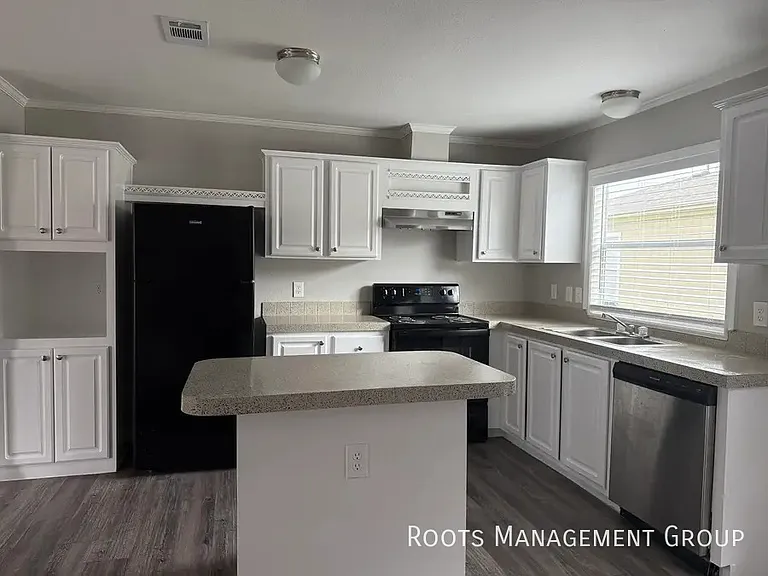 15927 Clarke Springs Dr #15927C — Photo 3